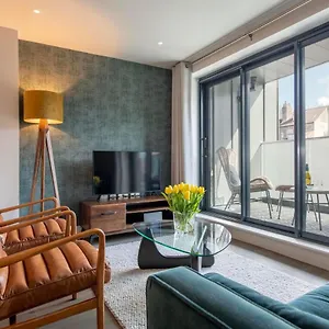  Apartment The Quadrant - The Larsen