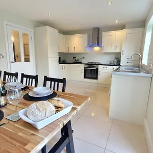  Holiday home Alba House,